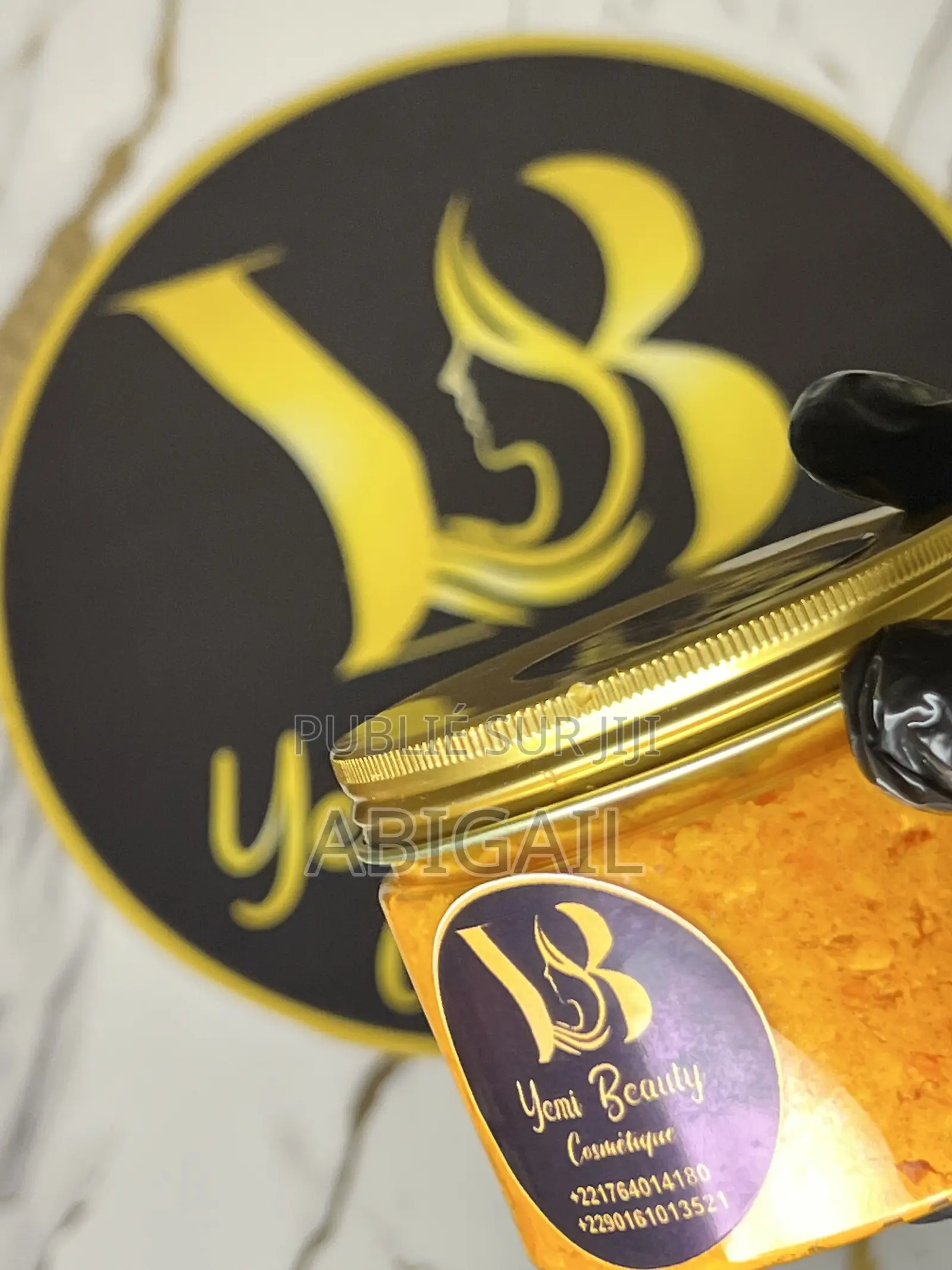 Savon Hydratant Traitant Éclaircissant Sans Hydroquinone Au Curcuma