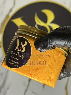 Savon Hydratant Traitant Éclaircissant Sans Hydroquinone Au Curcuma