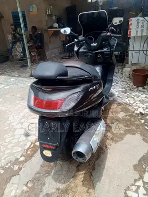 Nouveau Yamaha Majesty 2017 Marron