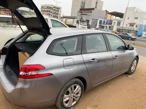 Peugeot 308 2018 Gris