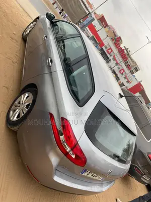 Peugeot 308 2018 Gris