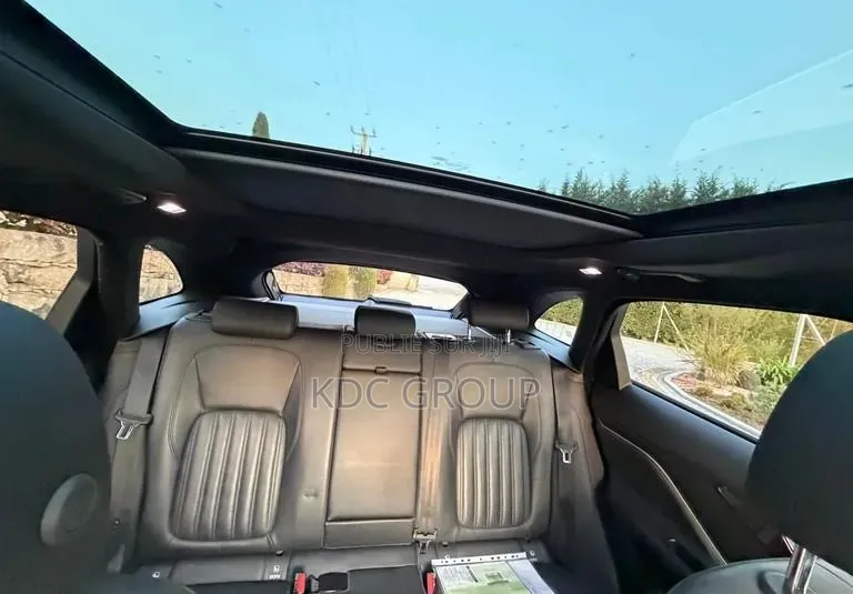 Jaguar F-Pace 2017 Noir