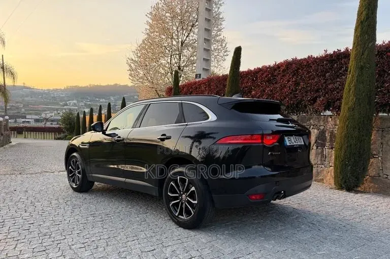 Jaguar F-Pace 2017 Noir