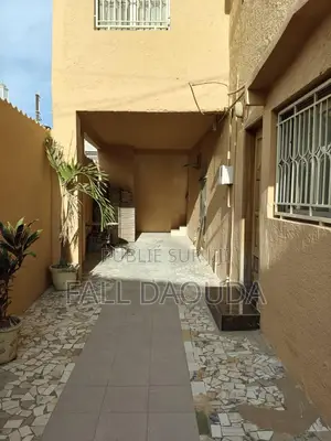 1chbre Villa dans Villa À Démolir, Dakar Plateau à Vendre