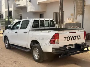 Toyota Hilux 2022 Blanc