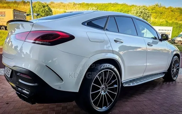 Mercedes-Benz GLE-Class 2021 Blanc cassé