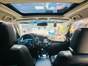 Mitsubishi Pajero 2015 Gris