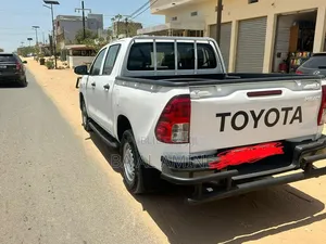 Toyota Hilux 2023 Blanc
