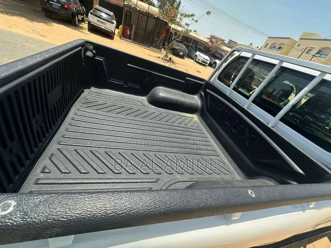 Toyota Hilux 2023 Blanc