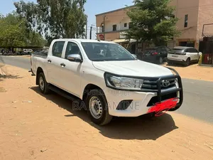 Toyota Hilux 2023 Blanc