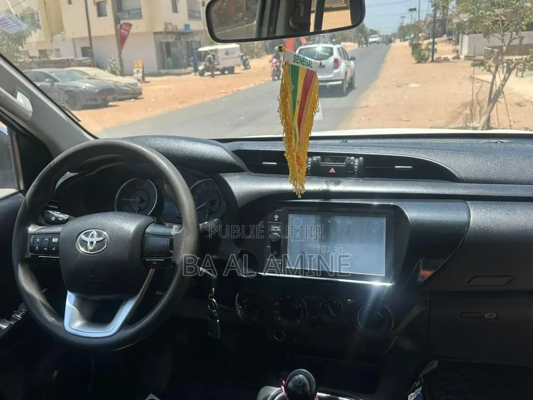 Toyota Hilux 2023 Blanc