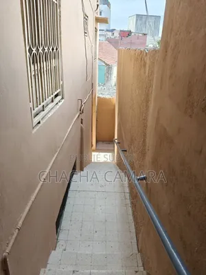5chbre Maison dans Rassoul Business, Dakar Plateau à Vendre