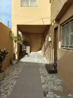 5chbre Maison dans Rassoul Business, Dakar Plateau à Vendre