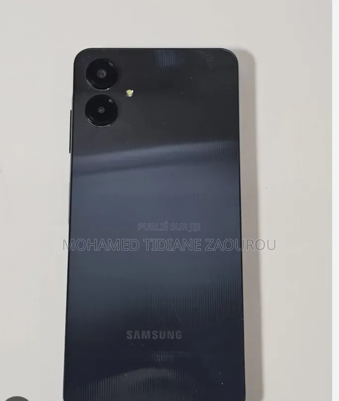Nouveau Samsung Galaxy A06 128 GB Noir