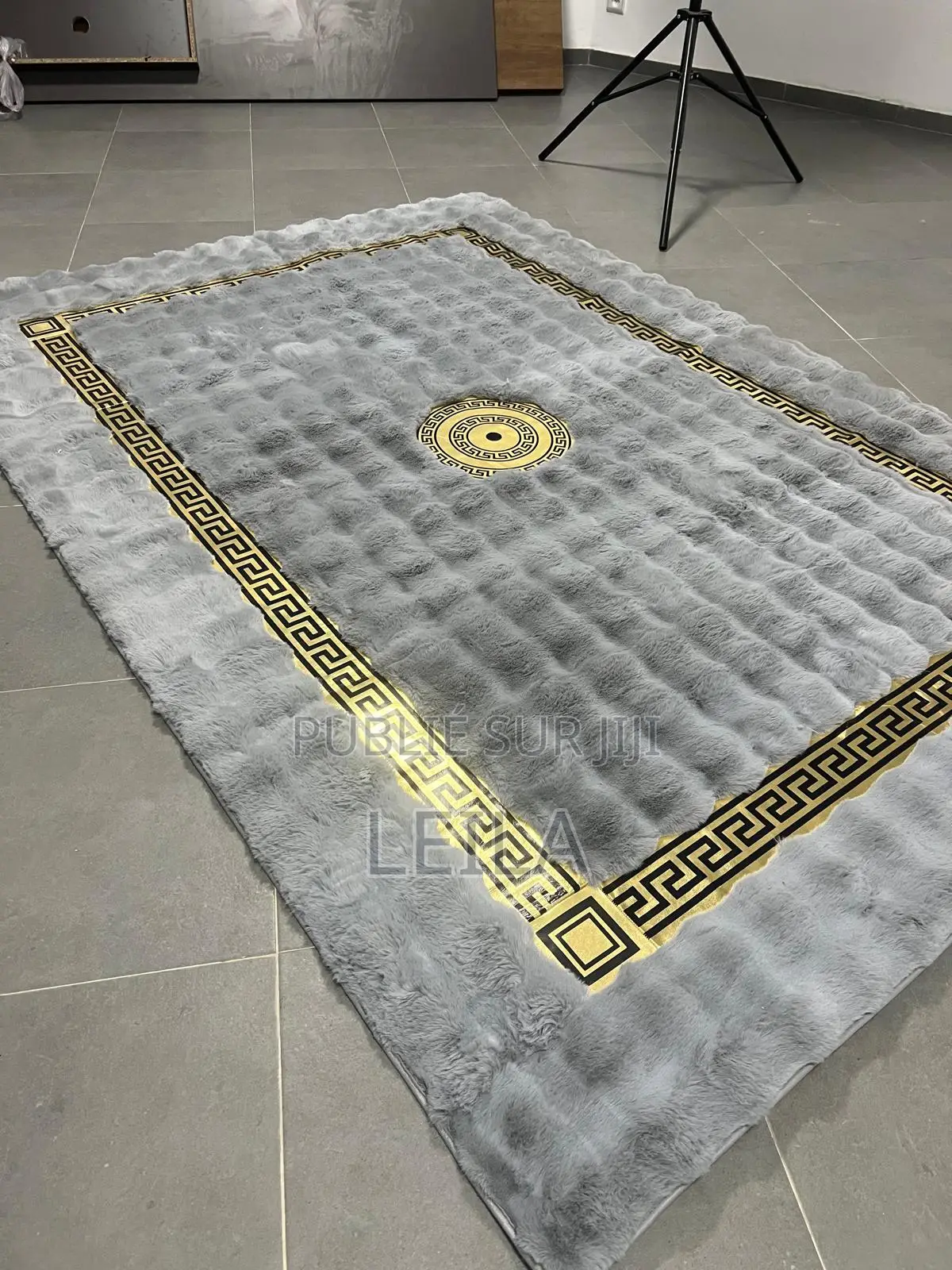 Tapis Moderne Gris Et Or