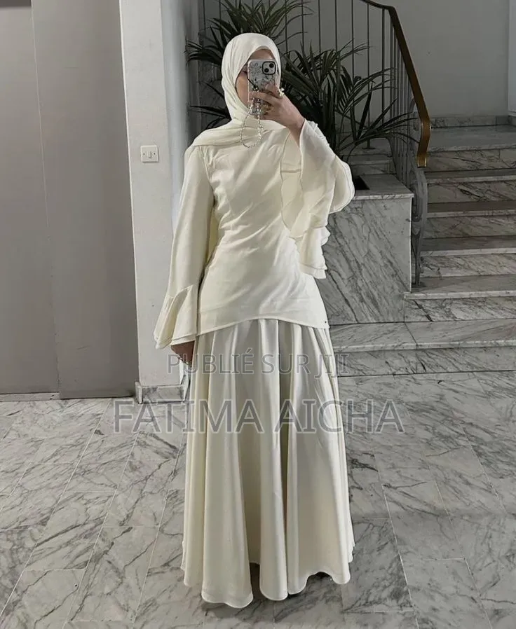  Nouvelle Collection – Robes en Soie 