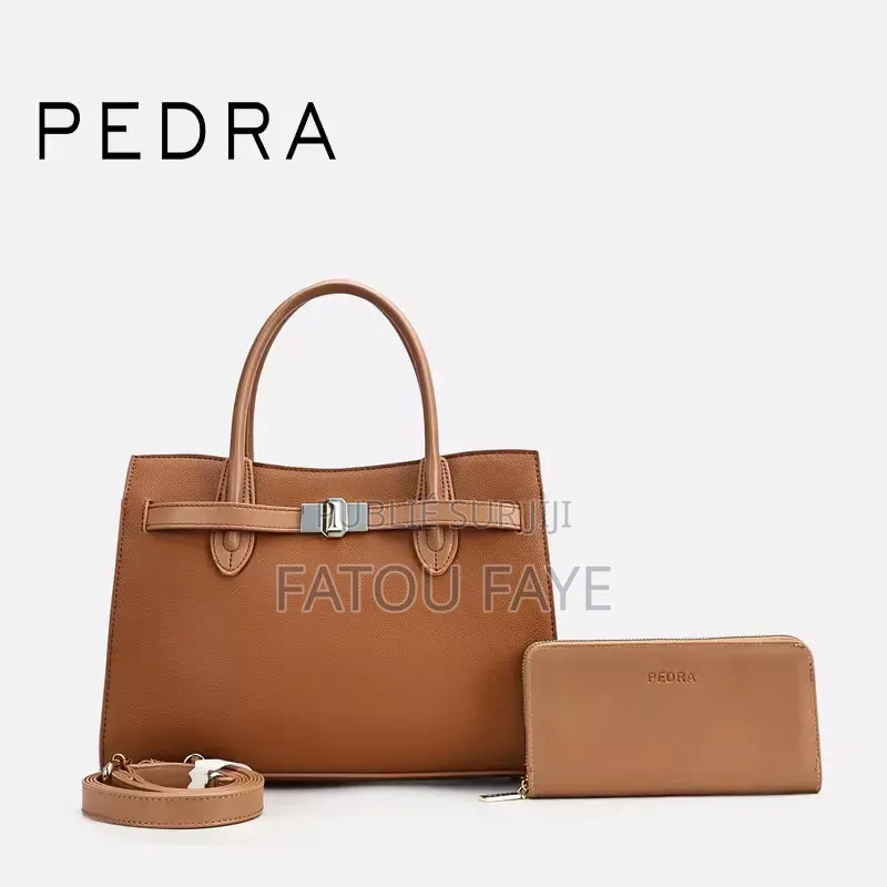 Des Sacs À Main De 30 Cm