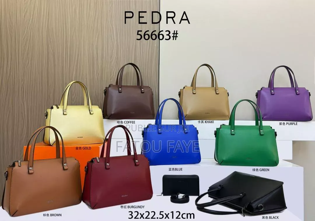 Des Sacs À Main De 30 Cm