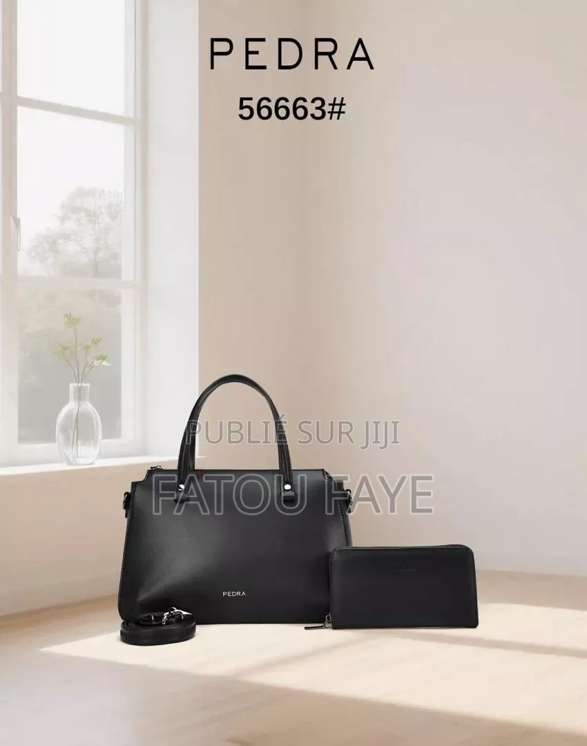 Des Sacs À Main De 30 Cm