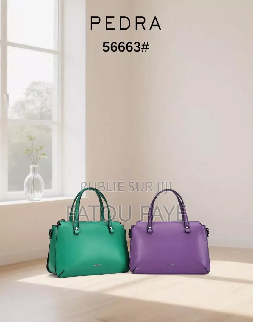 Des Sacs À Main De 30 Cm