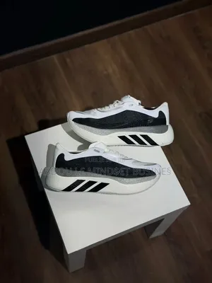 Adidas Hyperboost Noir-Blanc Disponible