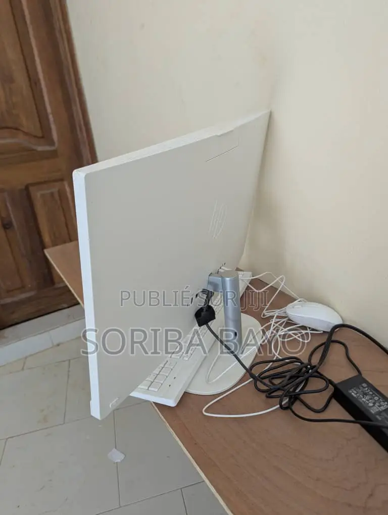 Nouveau HP 290 G4 All-in-One 8GB AMD Ryzen 7 SSD 256GB