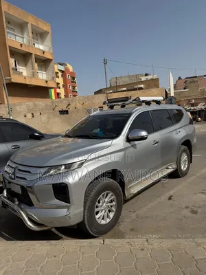 Mitsubishi Pajero 2023 Gris