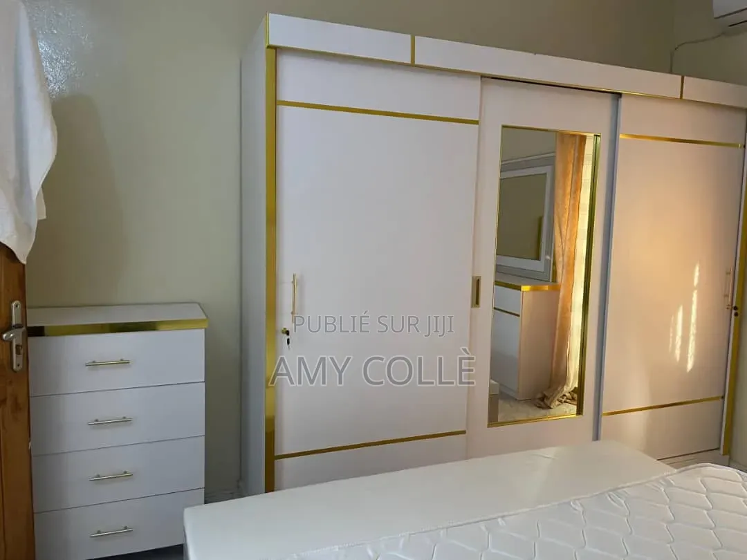 Chambres Á Coucher Complet