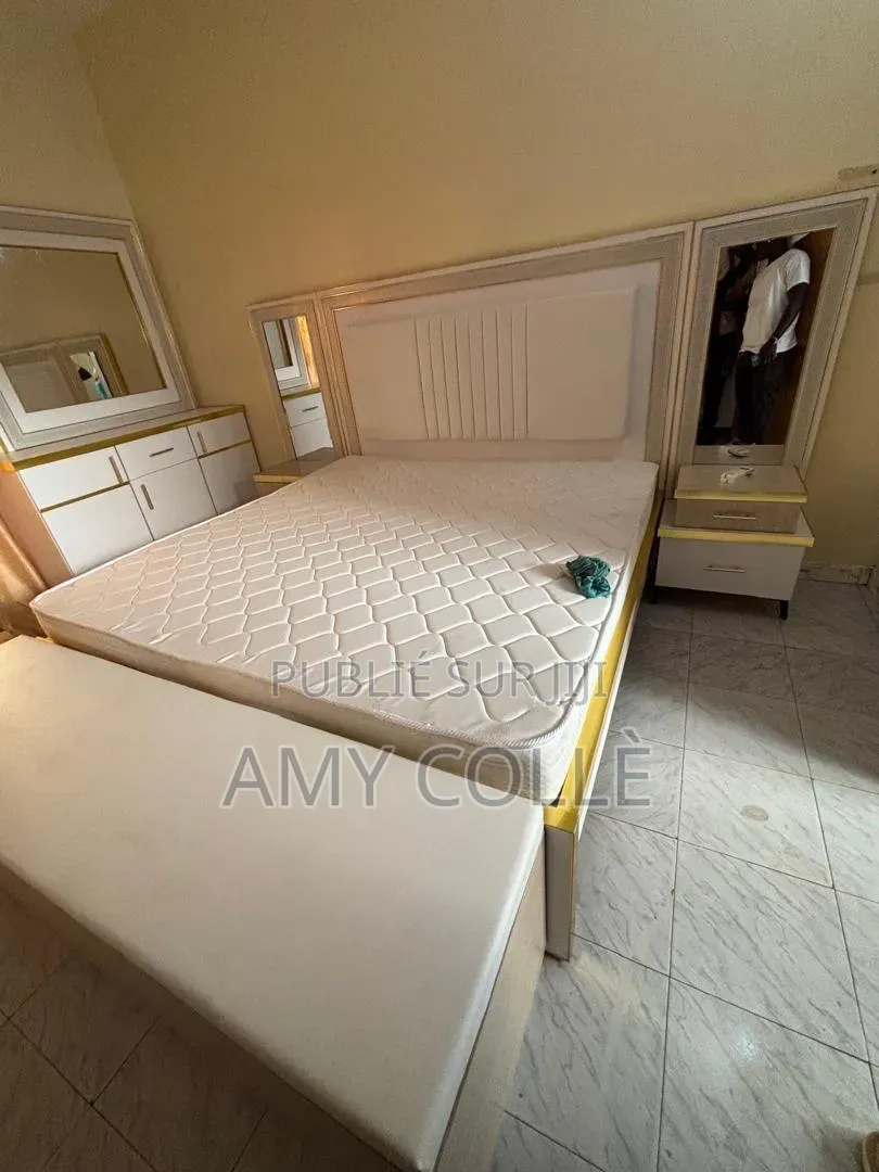 Chambres Á Coucher Complet