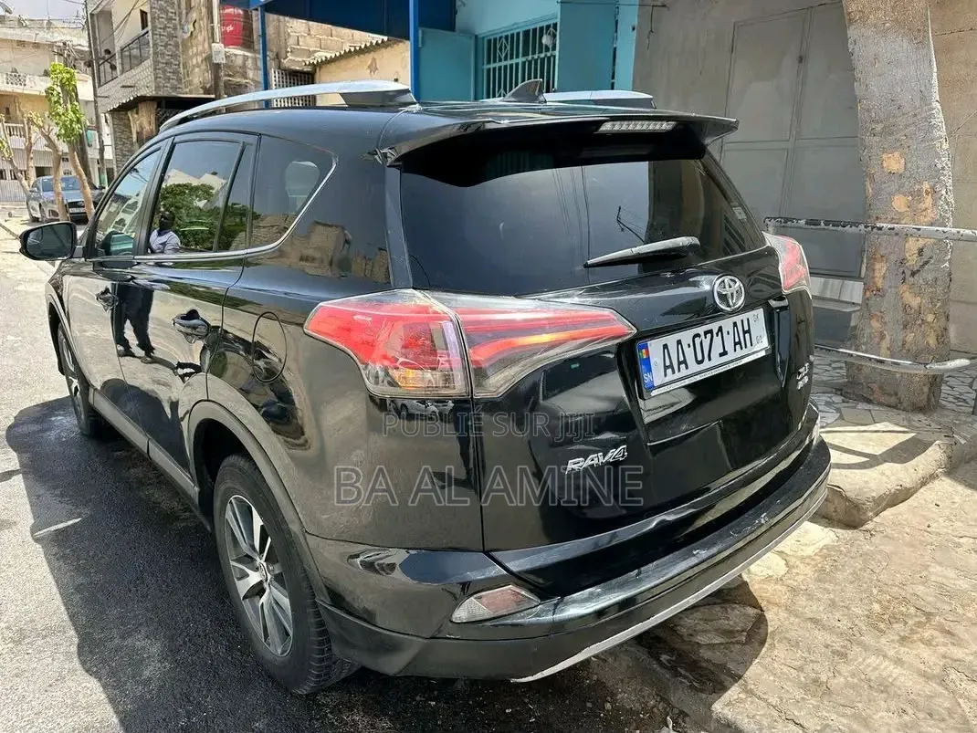 Toyota RAV4 2016 Noir