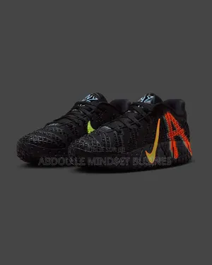 Nike Twelve Full Black Disponible