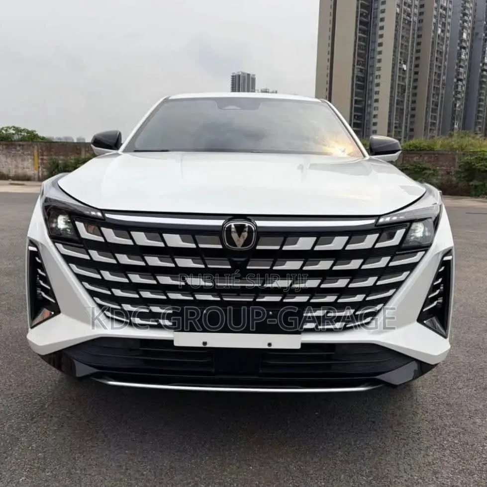Nouveau Changan UNI-Z 2025 Blanc