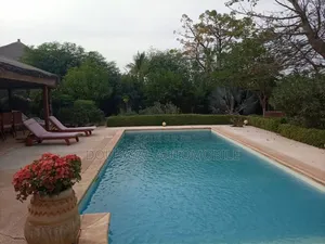 Meublé 4chbre Villa dans Nianing, Thiès Sud à Vendre