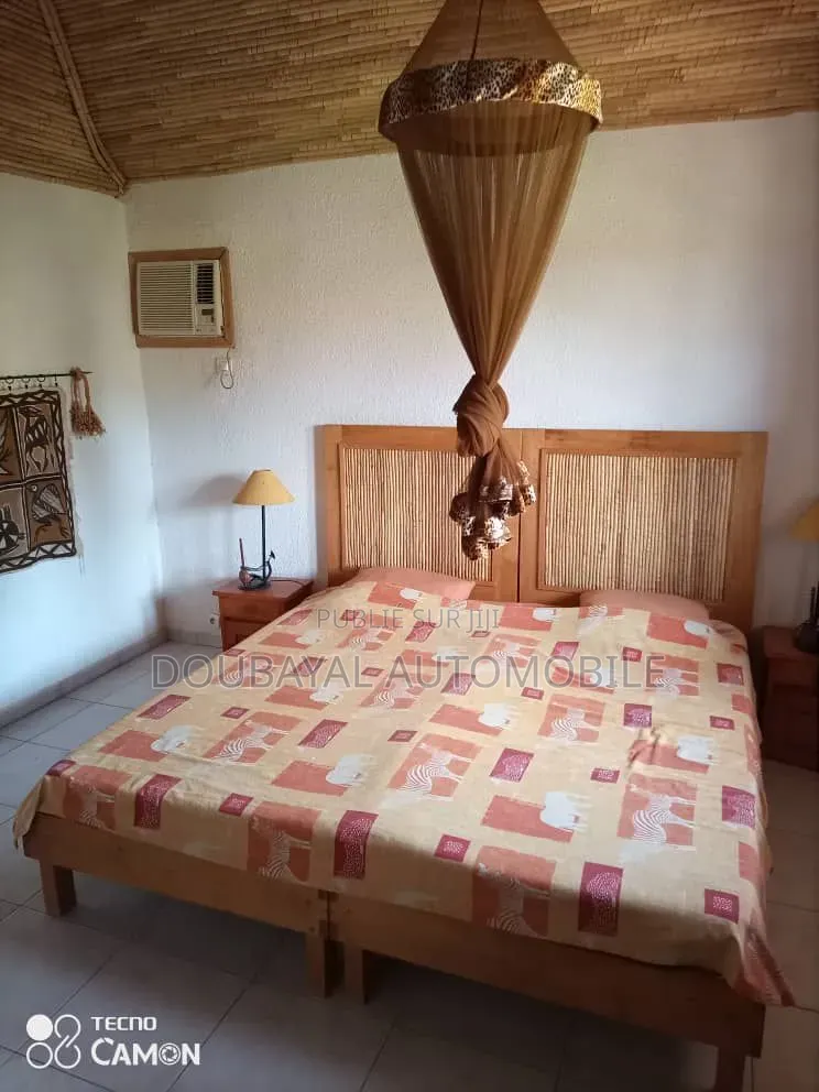 Meublé 4chbre Villa dans Nianing, Thiès Sud à Vendre