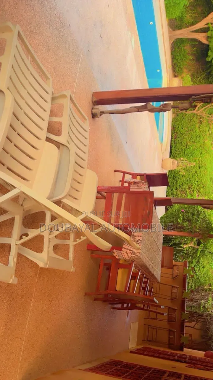 Meublé 4chbre Villa dans Nianing, Thiès Sud à Vendre