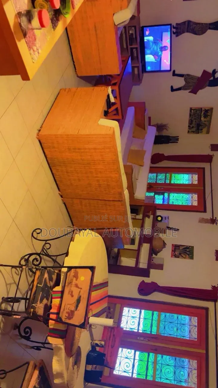 Meublé 4chbre Villa dans Nianing, Thiès Sud à Vendre