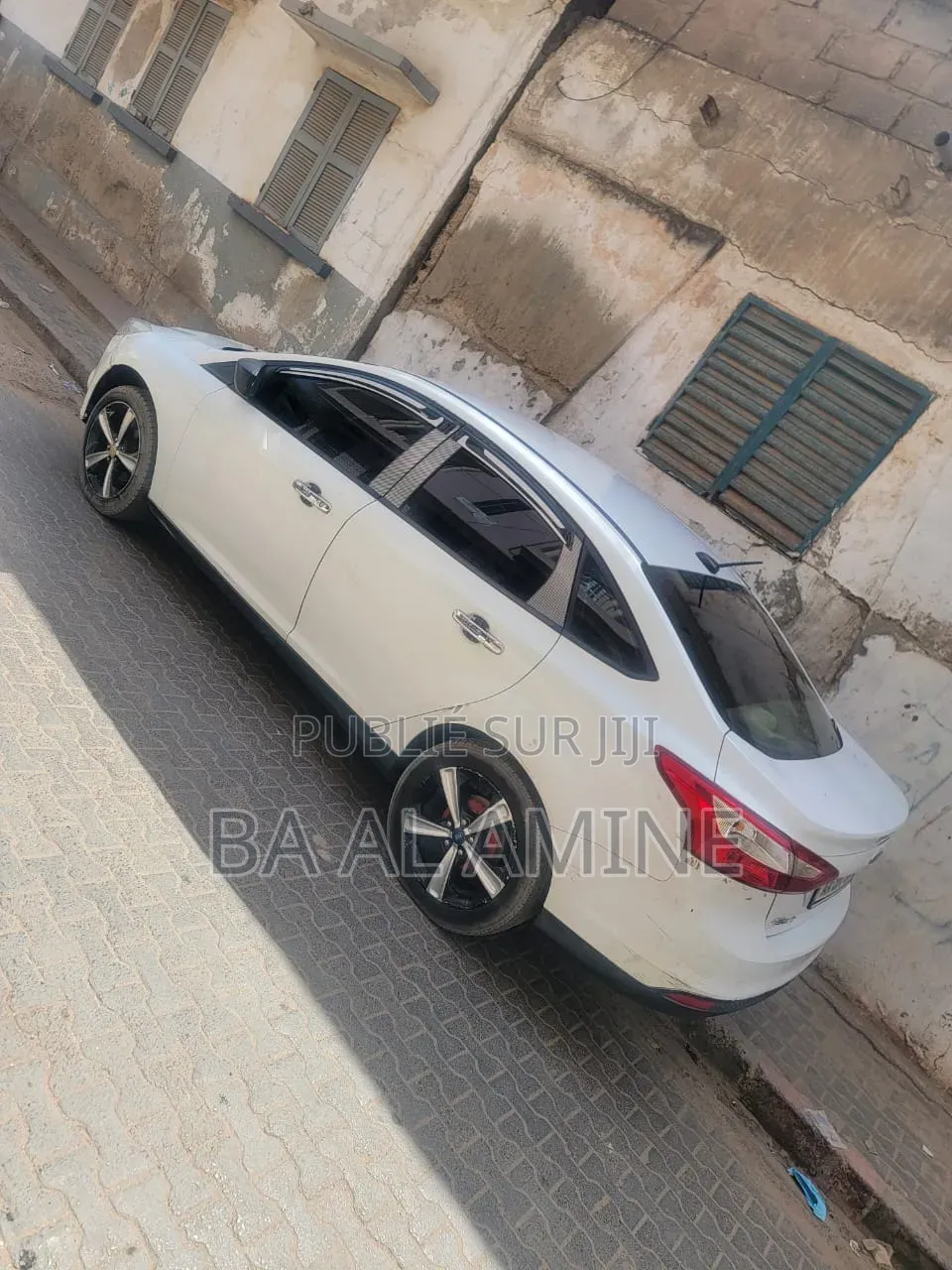 Ford Focus 2012 Blanc