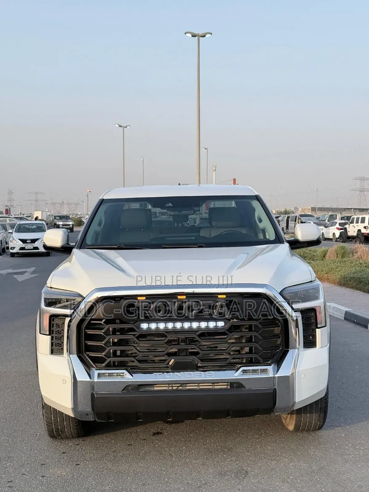 Toyota Tundra 2023 Blanc cassé