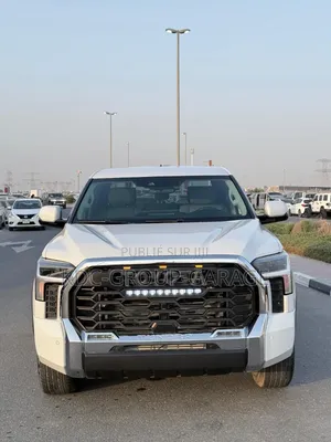 Toyota Tundra 2023 Blanc cassé
