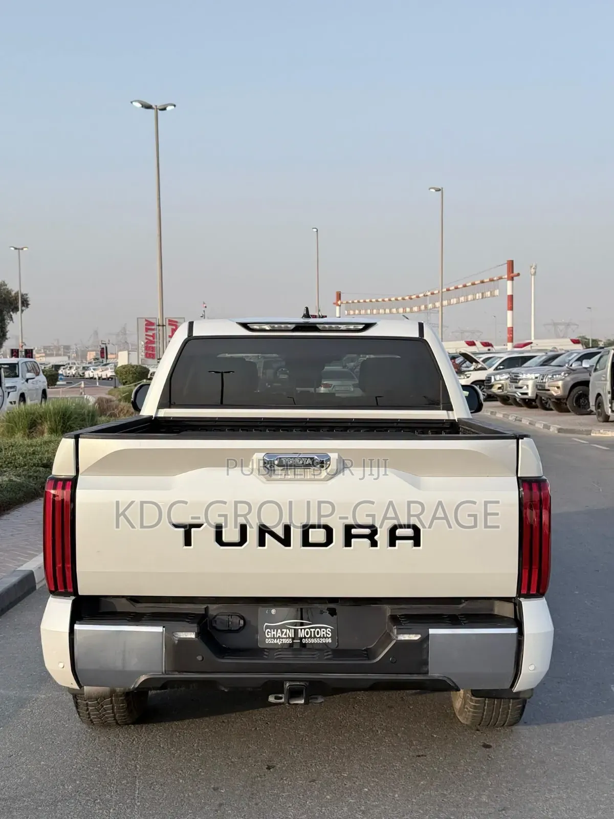Toyota Tundra 2023 Blanc cassé