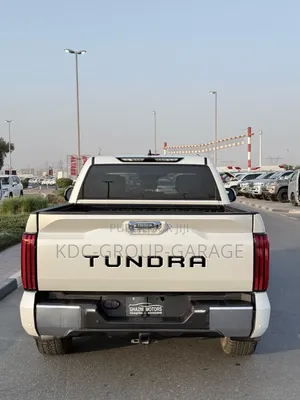 Toyota Tundra 2023 Blanc cassé