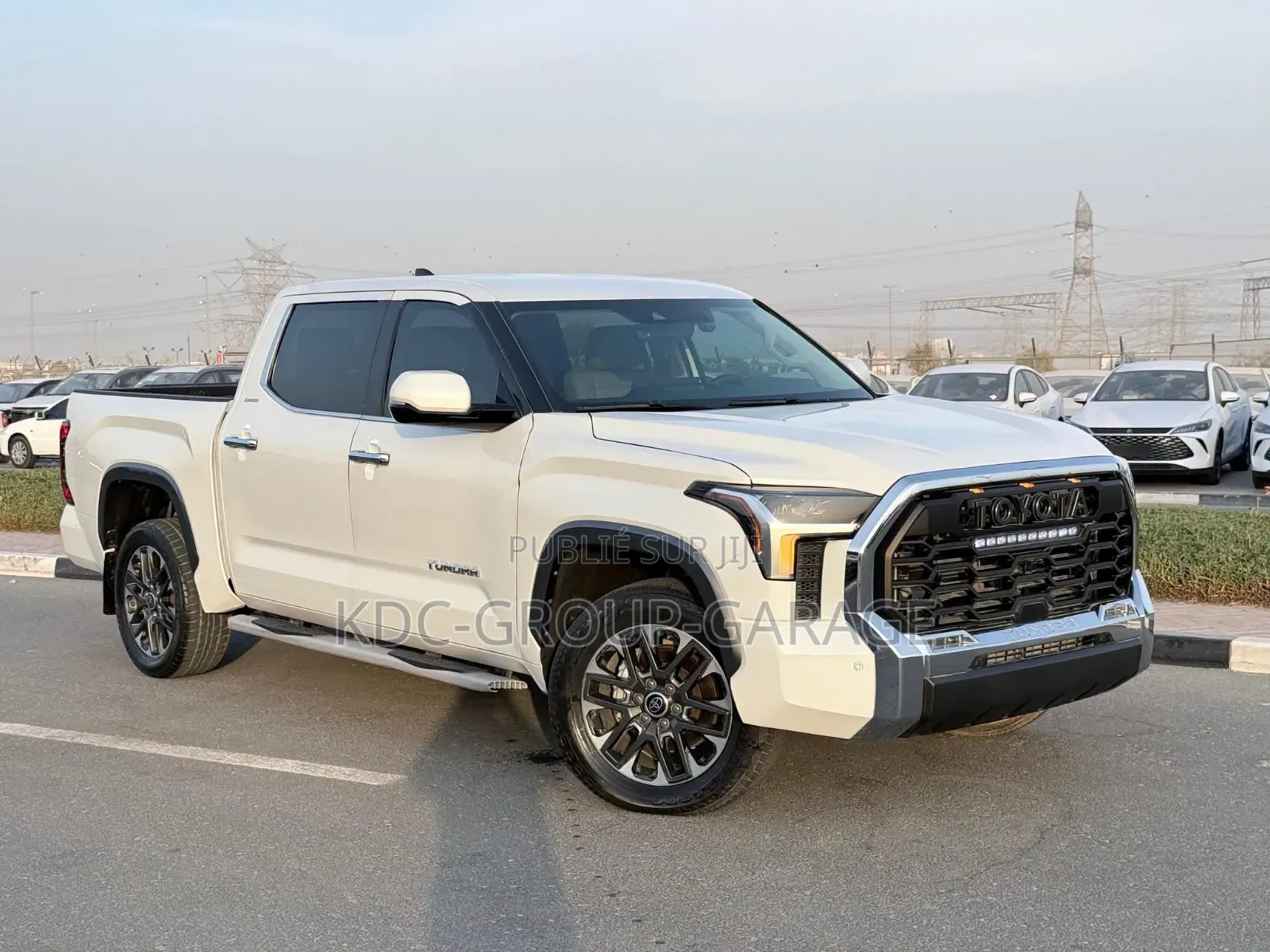 Toyota Tundra 2023 Blanc cassé