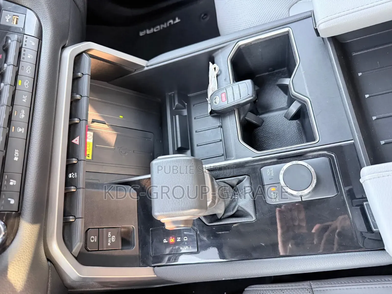 Toyota Tundra 2023 Blanc cassé