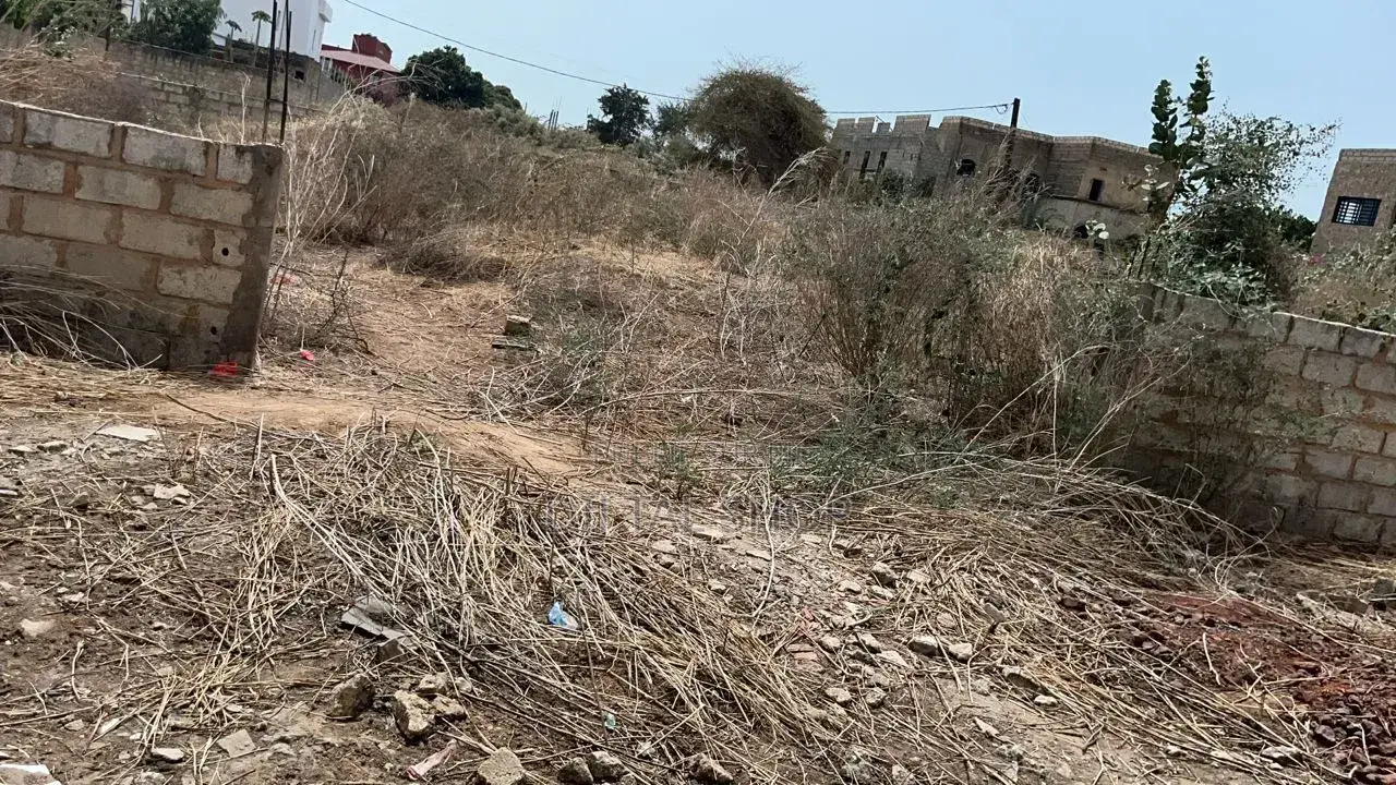 Une Opportunité Foncière Rare Sur La Petite Côte