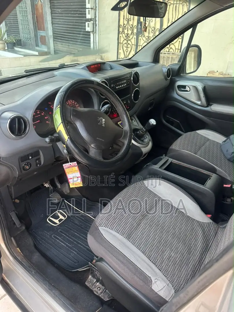 Peugeot Partenaire 2012 Marron