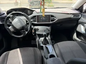 Peugeot 308 2015 Blanc