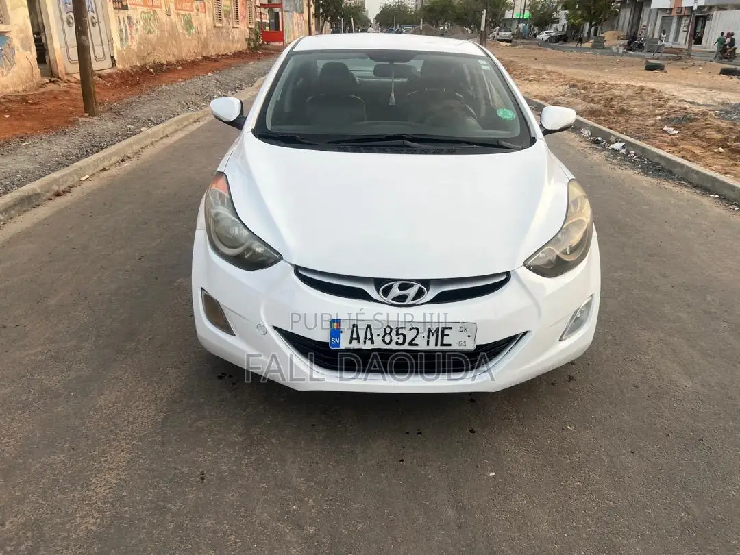 Hyundai Avante 2012 Blanc