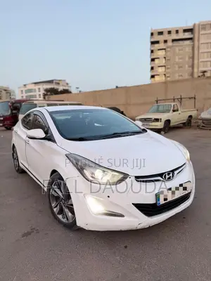 Hyundai Avante 2012 Blanc
