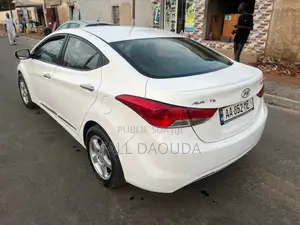 Hyundai Avante 2012 Blanc