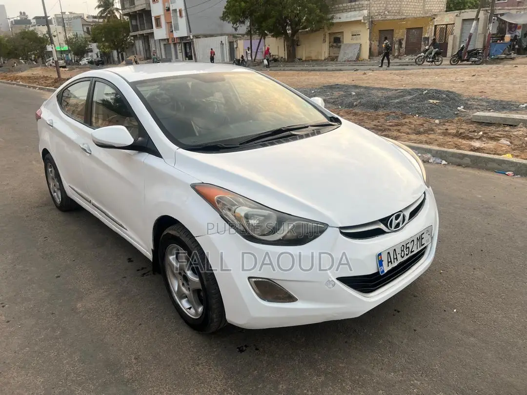 Hyundai Avante 2012 Blanc